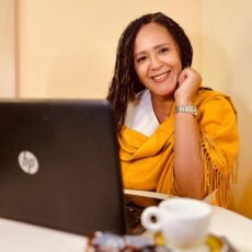 Tatiana de Saouza-Psicóloga Clínica de orientação Psicanalítica